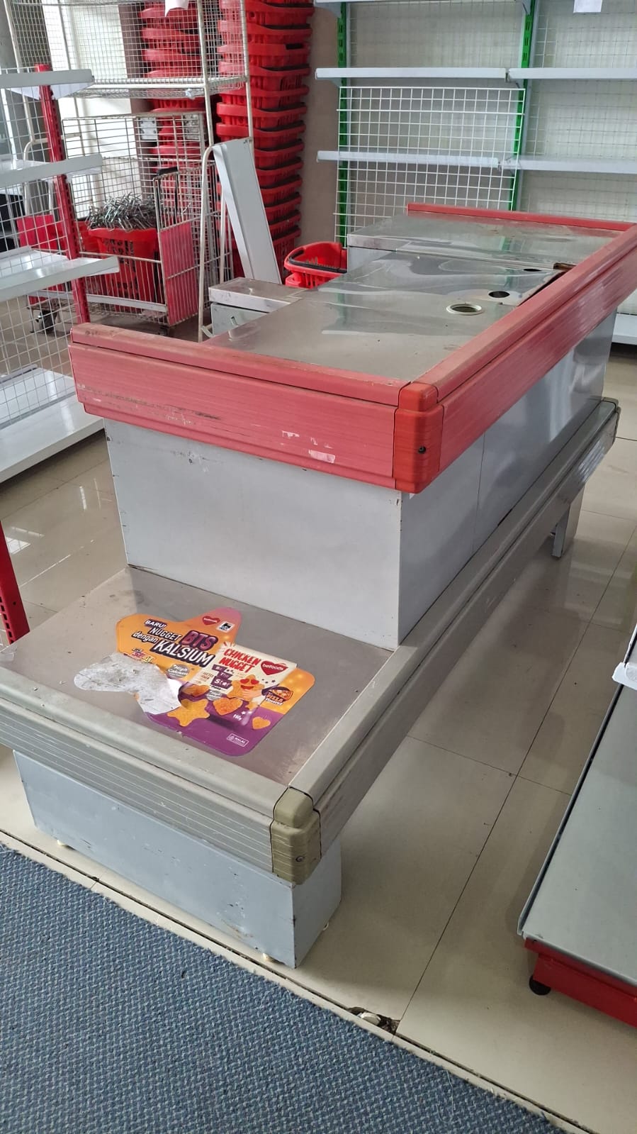 Meja kasir 170x90x68